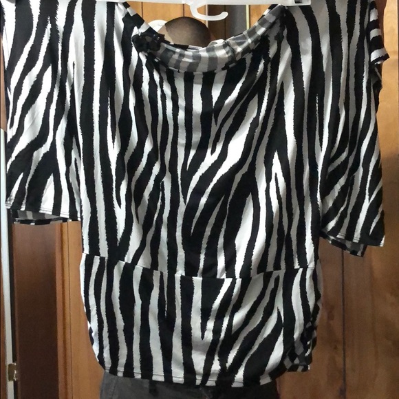 Plus size tops - Picture 5 of 14